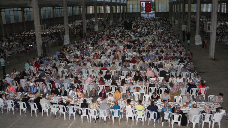 İftar Yemeğimize Tüm Halkımız Davetlidir.