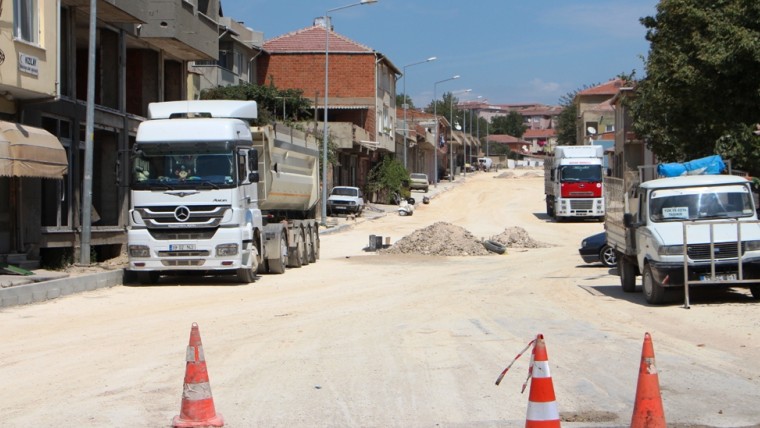 Akören-Eski Sanayi yolu Sıcak Asfalt Çalışması Başladı