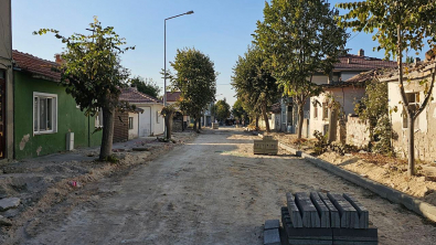 Halil Alp Çelebi Caddesi Asfalt öncesi devam eden hazırlıklar hızla ilerliyor.