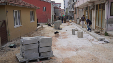 İlçemiz Beylik Mahallesi Derin Sokakta üstyapı çalışmalarımız hızla devam ediyor