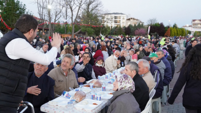 Kadir Gecesinde Binlerce Pınarhisar'lı hemşehrilerimiz ile Gönül soframızda buluştuk.