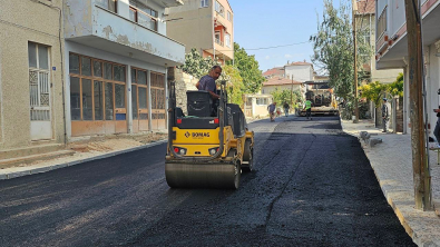 Orta Mahalle Halil Alp Çelebi Caddesi Asfalt Çalışmalarına Başladık.