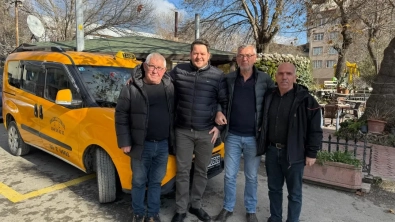 Yeni Balıklı Taksi Durağı’nda görev yapan taksicimiz Ufuk Vural’a hayırlı işler diledik.