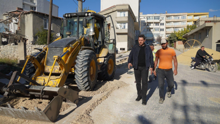 Başkan Talay 4. Etap Doğalgaz Çalışması kapsamında Dere Mahallemizde çalışmalarımızı yerinde inceledi