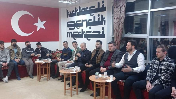 Başkan Talay Kirklareli İl Gençlik Kollari Başkan Enes Aydın Gün'ün daveti üzerine ÜniAk ve Kırklareli Gençlik Kolları ile Kırklareli Gençlik Merkezimizde bir araya geldi