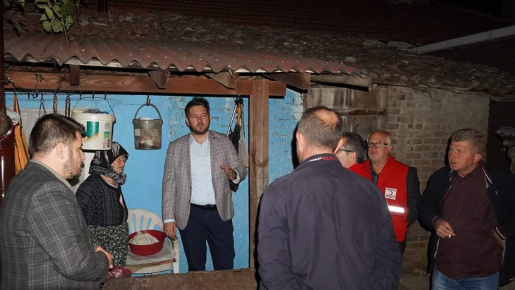 Başkan Talay'dan evi yanan Hacer Teyzemize ziyaret