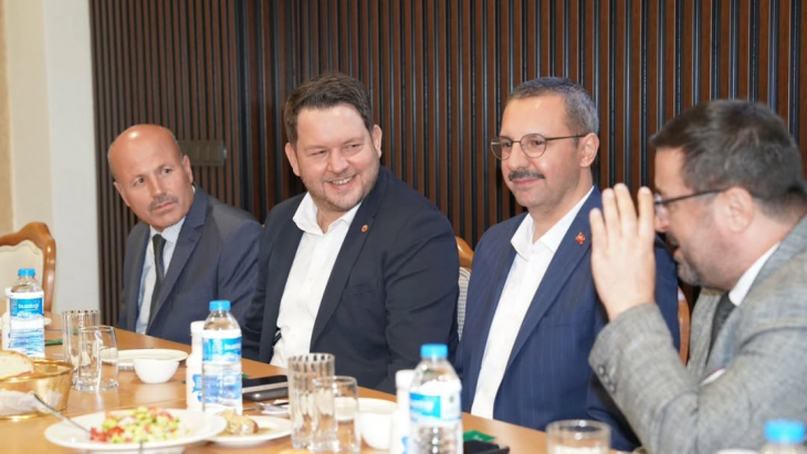 Belediye Başkanımız Sayın İhsan Talay, ilçemiz ve köylerimizde görev yapan kıymetli din görevlilerimiz ve emekli hocalarımızla bir araya geldi.