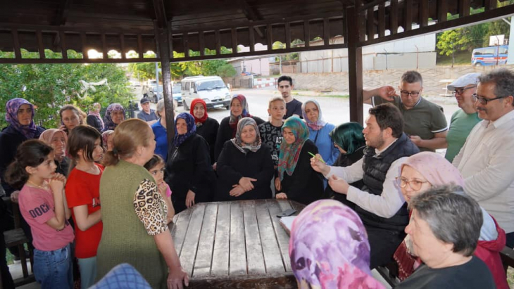 Başkan Talay 19 Evler mevkiimizde  dere mahalle halkı ile bir araya geldi.