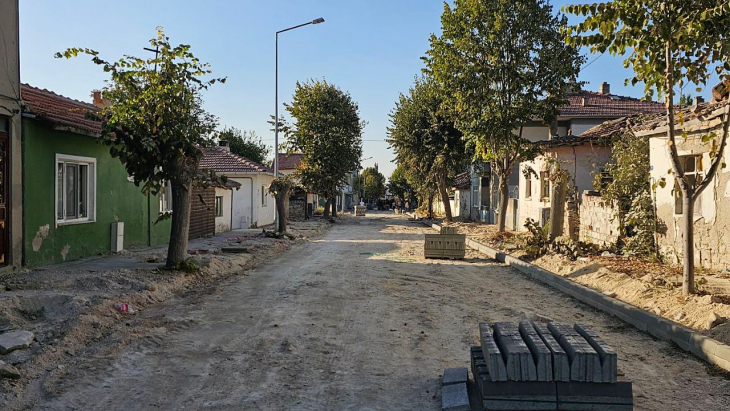 Halil Alp Çelebi Caddesi Asfalt öncesi devam eden hazırlıklar hızla ilerliyor.