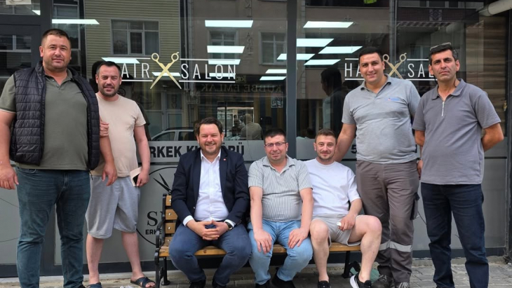 Hemşehrilerimizin yüzü hep gülsün, gülen yüzleri solmasın. Gülmek Devrimci bir eylemdir
