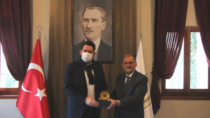 Trakya Birlik Yönetim Kurulu Başkanı Hilmi Kahraman'an Başkan Talay'ı ziyaret etti.