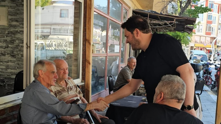 Hemşehrilerimizle bir aradayız. Esnafımıza hayırlı işler diledik, vatandaşımızla çay içip sohbet ettik.