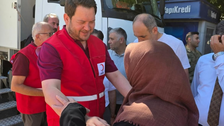 Tüm hemşehrilerimizi kan bağışında bulunmaya ve hayat kurtarmaya davet ediyorum.