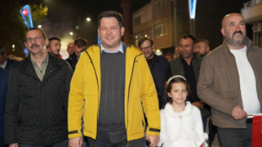 Pınarhisar’ımızın düşman işgalinden kurtuluşunun 103. yıl dönümünde, şanlı destanımızın aziz kahramanlarını yüzlerce hemşehrimizin katılımıyla gerçekleştirdiğimiz Kurtuluş Korteji Saygı Yürüyüşü ile andık.