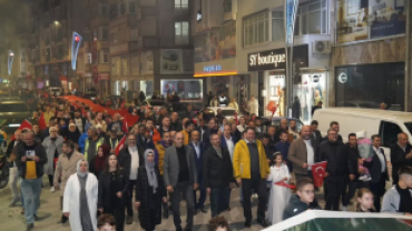 Pınarhisar’ımızın düşman işgalinden kurtuluşunun 103. yıl dönümünde, şanlı destanımızın aziz kahramanlarını yüzlerce hemşehrimizin katılımıyla gerçekleştirdiğimiz Kurtuluş Korteji Saygı Yürüyüşü ile andık.