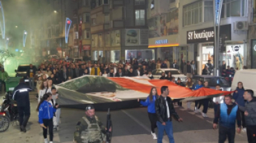 Pınarhisar’ımızın düşman işgalinden kurtuluşunun 103. yıl dönümünde, şanlı destanımızın aziz kahramanlarını yüzlerce hemşehrimizin katılımıyla gerçekleştirdiğimiz Kurtuluş Korteji Saygı Yürüyüşü ile andık.