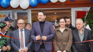 İlçemiz Balıklı Meydan’da hizmete açılan Elif Market’in açılışını gerçekleştirdik.
