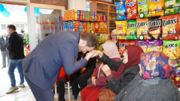 İlçemiz Balıklı Meydan’da hizmete açılan Elif Market’in açılışını gerçekleştirdik.