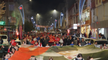 Cumhuriyetimizin 102. yılı dolayısıyla düzenlediğimiz Cumhuriyet Yürüyüşü ve Havai Fişek Gösterisi ile Pınarhisar sokakları kırmızı beyaza büründü.