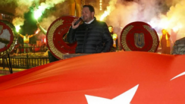 Cumhuriyetimizin 102. yılı dolayısıyla düzenlediğimiz Cumhuriyet Yürüyüşü ve Havai Fişek Gösterisi ile Pınarhisar sokakları kırmızı beyaza büründü.