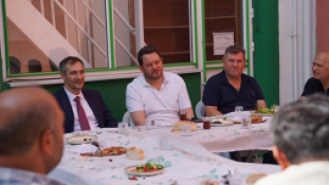 Esnaflarımızın talep ve önerilerini dinleyerek ilçemiz üzerine samimi bir sohbet gerçekleştirdik.