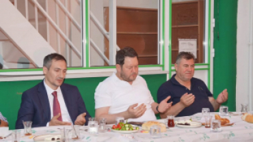 Esnaflarımızın talep ve önerilerini dinleyerek ilçemiz üzerine samimi bir sohbet gerçekleştirdik.