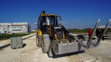 Orta Mahalle 706. Sokak’ta devam eden yol açma ve düzenleme çalışmalarımızı yerinde inceledik.