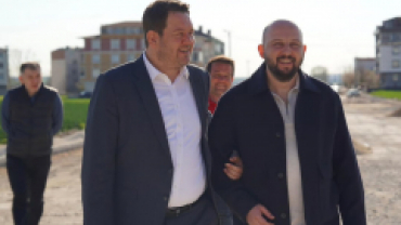 Orta Mahalle 706. Sokak’ta devam eden yol açma ve düzenleme çalışmalarımızı yerinde inceledik.