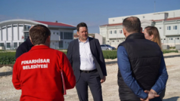 Orta Mahalle 706. Sokak’ta devam eden yol açma ve düzenleme çalışmalarımızı yerinde inceledik.