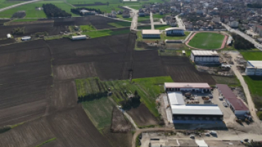 Orta Mahalle 706. Sokak’ta devam eden yol açma ve düzenleme çalışmalarımızı yerinde inceledik.