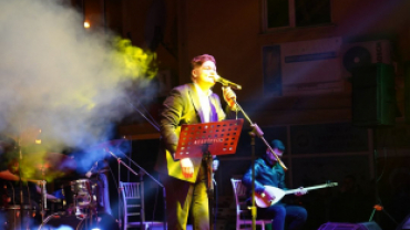 Pınarhisar Karadenizliler Derneğimizin düzenlediği Hamsi Festivali’nin 2. gününde sahne alan değerli sanatçımız Efe Karagüzel’in konserine katıldık.