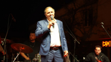 Pınarhisar Karadenizliler Derneğimizin düzenlediği Hamsi Festivali’nin 2. gününde sahne alan değerli sanatçımız Efe Karagüzel’in konserine katıldık.
