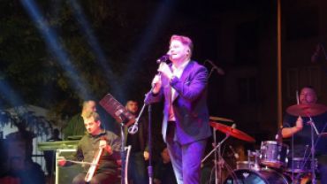 Pınarhisar Karadenizliler Derneğimizin düzenlediği Hamsi Festivali’nin 2. gününde sahne alan değerli sanatçımız Efe Karagüzel’in konserine katıldık.