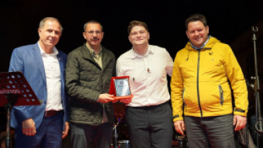 Pınarhisar Karadenizliler Derneğimizin düzenlediği Hamsi Festivali’nin 2. gününde sahne alan değerli sanatçımız Efe Karagüzel’in konserine katıldık.