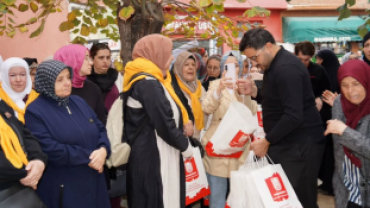 Kıymetli hemşehrilerimizden kutsal topraklara umre vazifesini yerine getirmek üzere yola çıkan vatandaşlarımızı dualarla uğurladık.