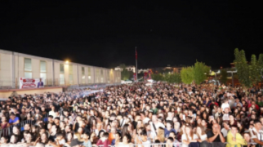 14.Geleneksel Pınarhisar Gençlik ve Modifiye Festivalimizde, Trakyalı hemşehrimiz Mert İnan ve kıymetli orkestrası sahneyi adeta ateşe verdi.