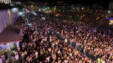 14.Geleneksel Pınarhisar Gençlik ve Modifiye Festivalimizde, Trakyalı hemşehrimiz Mert İnan ve kıymetli orkestrası sahneyi adeta ateşe verdi.