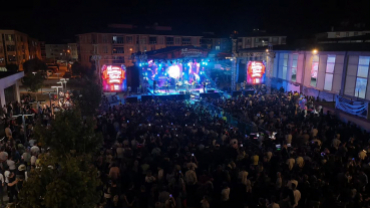 14.Geleneksel Pınarhisar Gençlik ve Modifiye Festivalimizde, Trakyalı hemşehrimiz Mert İnan ve kıymetli orkestrası sahneyi adeta ateşe verdi.
