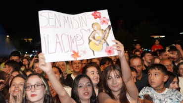14.Geleneksel Pınarhisar Gençlik ve Modifiye Festivalimizde, Trakyalı hemşehrimiz Mert İnan ve kıymetli orkestrası sahneyi adeta ateşe verdi.