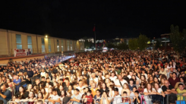 14.Geleneksel Pınarhisar Gençlik ve Modifiye Festivalimizde, Trakyalı hemşehrimiz Mert İnan ve kıymetli orkestrası sahneyi adeta ateşe verdi.