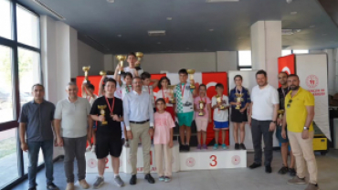 Millet Bahçesi’nde düzenlenen “İrade Bizim, Zafer Bizim” Satranç Turnuvası tamamlandı.