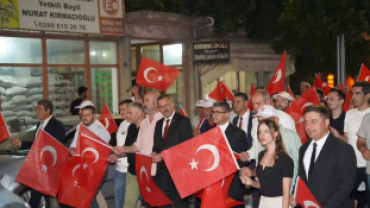 15 Temmuz Demokrasi ve Millî Birlik Günü’nün 10. yıl dönümünde, ilçemizde düzenlediğimiz Demokrasi ve Millî Birlik Yürüyüşü’nü birlik, beraberlik ve kardeşlik ruhu içerisinde gerçekleştirdik.