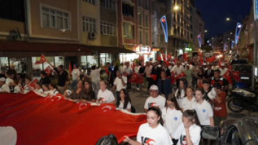 15 Temmuz Demokrasi ve Millî Birlik Günü’nün 10. yıl dönümünde, ilçemizde düzenlediğimiz Demokrasi ve Millî Birlik Yürüyüşü’nü birlik, beraberlik ve kardeşlik ruhu içerisinde gerçekleştirdik.