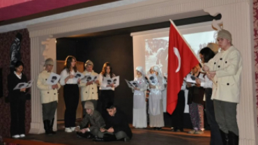 18 Mart Şehitler Günü ve Çanakkale Zaferi’nin 111. yıl dönümü kapsamında düzenlenen anma programı, büyük bir saygı, vakar ve duygu yoğunluğu içerisinde gerçekleşti.