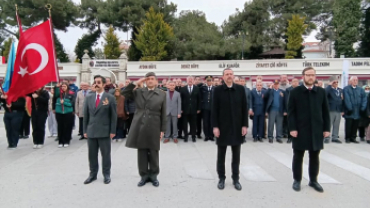 18 Mart Şehitler Günü ve Çanakkale Zaferi’nin 111. yıl dönümü kapsamında düzenlenen anma programı, büyük bir saygı, vakar ve duygu yoğunluğu içerisinde gerçekleşti.