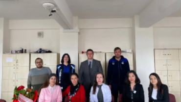 24 Kasım Öğretmenler Günü vesilesiyle ilçemizdeki okulları ziyaret ederek öğretmenlerimizin Öğretmenler Günü’nü tebrik ettik