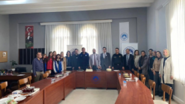 24 Kasım Öğretmenler Günü vesilesiyle ilçemizdeki okulları ziyaret ederek öğretmenlerimizin Öğretmenler Günü’nü tebrik ettik