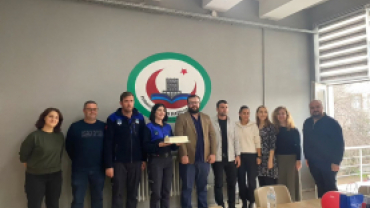 24 Kasım Öğretmenler Günü vesilesiyle ilçemizdeki okulları ziyaret ederek öğretmenlerimizin Öğretmenler Günü’nü tebrik ettik