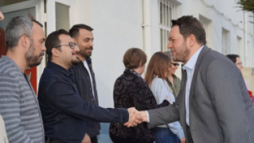 24 Kasım Öğretmenler Günü vesilesiyle ilçemizdeki okulları ziyaret ederek öğretmenlerimizin Öğretmenler Günü’nü tebrik ettik