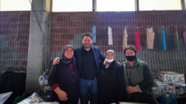 Başkan Talay Cevizköy'de Köyümüzde çıkan yangında evi yanan Mustafa Körpe'ye geçmiş olsun ziyaretinde bulundu.